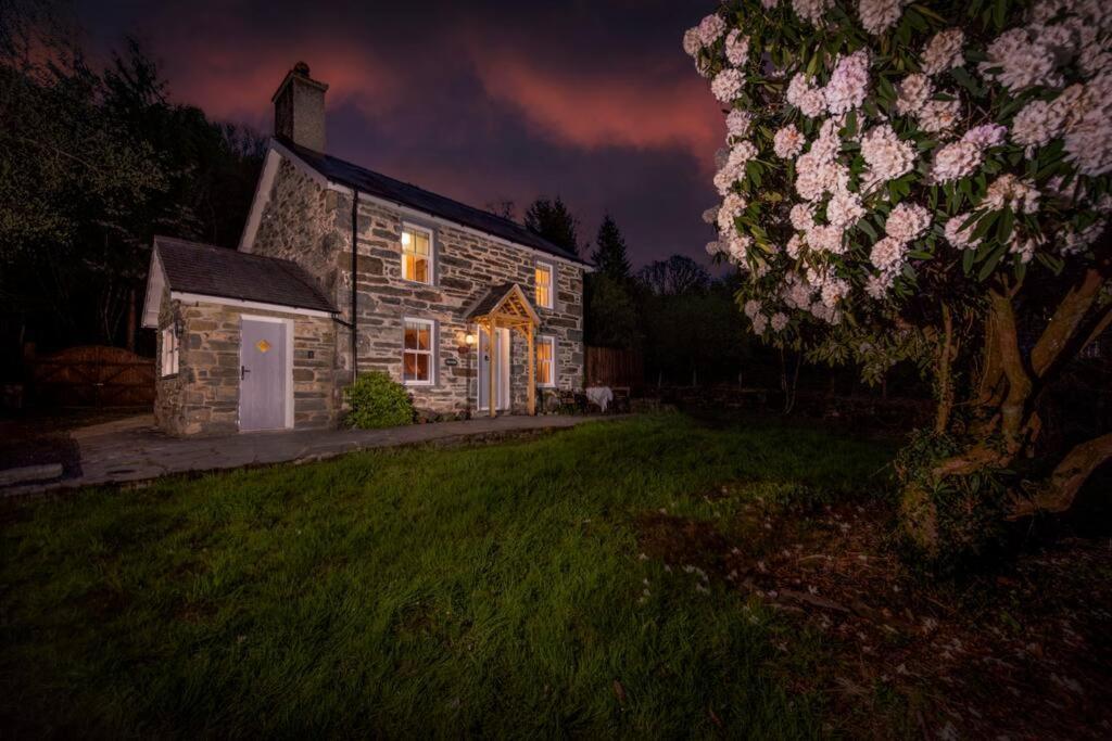 Charming Riverside Cottage In Snowdonia National Park Tanygrisiau Eksteriør bilde